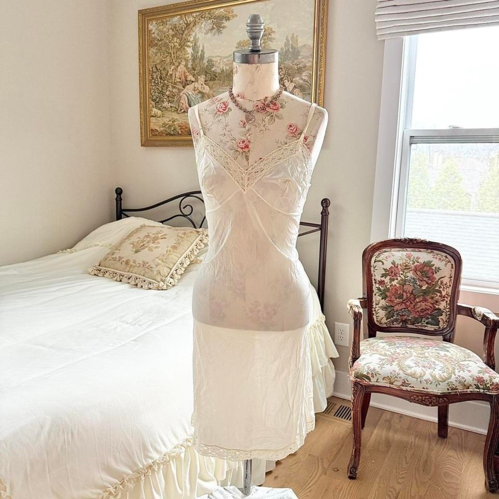 vintage white slip dress‎ Vanity Fair size 36